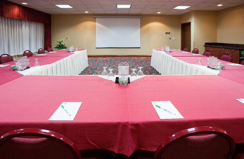 Holiday Inn & Suites Wausau-Rothschild By Ihg Exterior foto